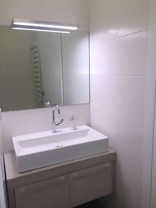 New Apartment - 10 Min Downtown Wiedeń