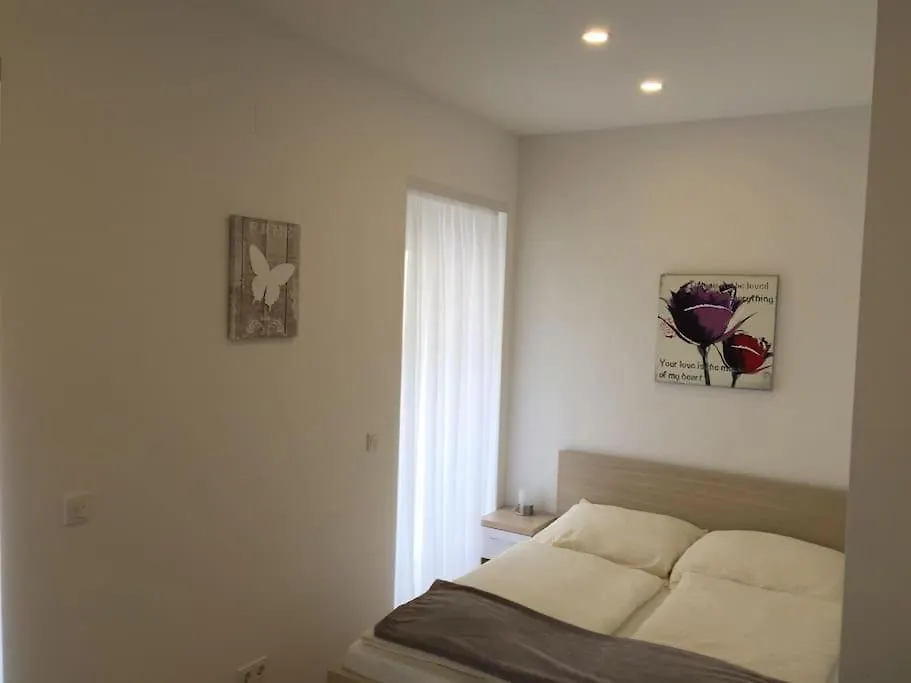 New Apartment - 10 Min Downtown Wiedeń 0*,  Austria
